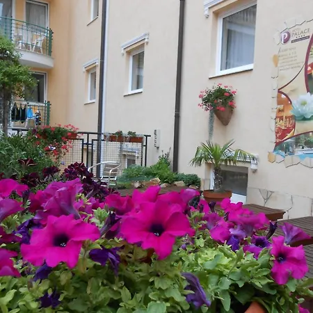 Pallace Wellness Apartment Heviz